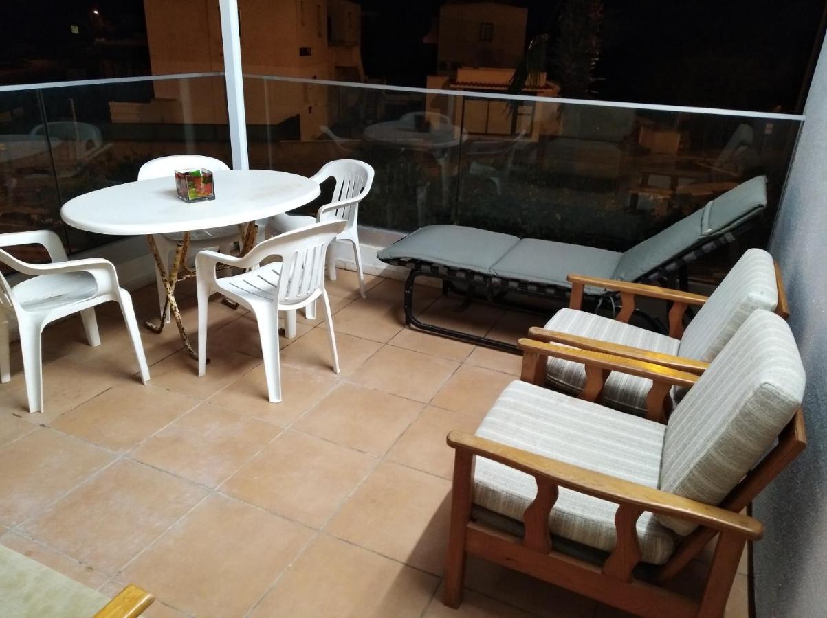Larnaca, Pervolia 1 Bedroom Seaside Apartment ภายนอก รูปภาพ