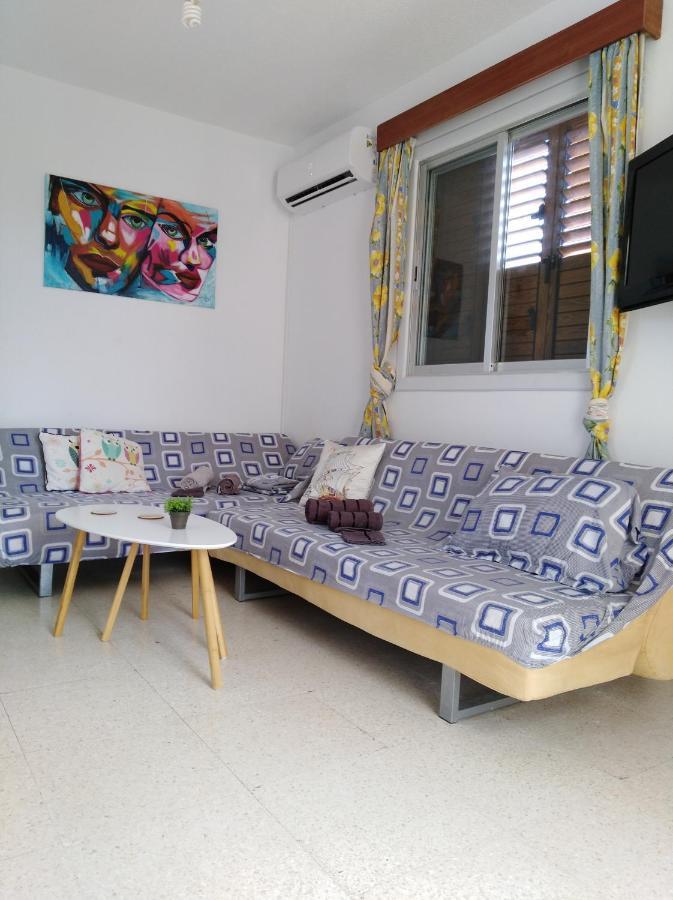 Larnaca, Pervolia 1 Bedroom Seaside Apartment ภายนอก รูปภาพ